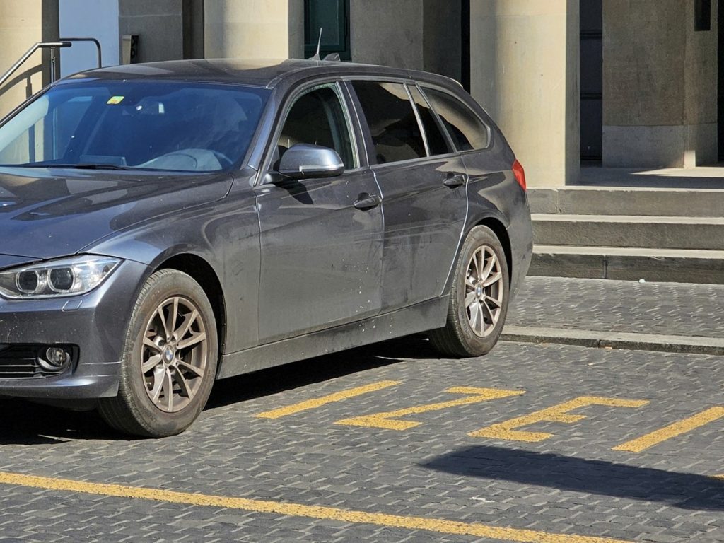 Grijze BMW 3-serie Touring