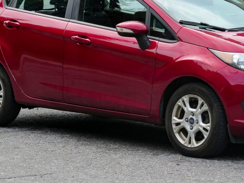 Rode Ford Fiesta