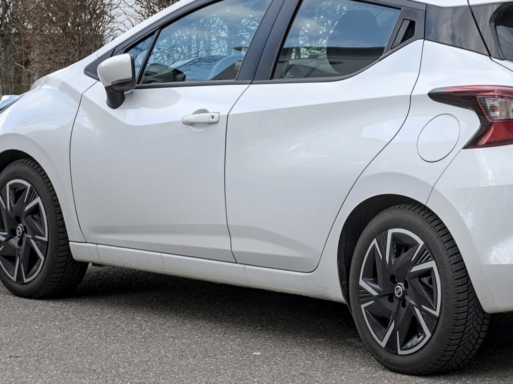 Witte Nissan Micra